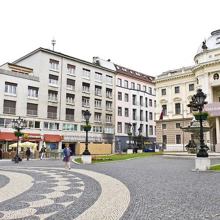 Apartman Old Centre - Rybarska Brana Bratislava Luaran gambar