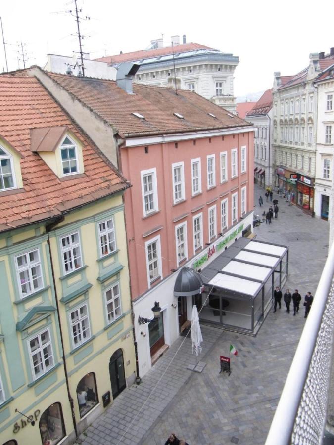 Apartman Old Centre - Rybarska Brana Bratislava Luaran gambar