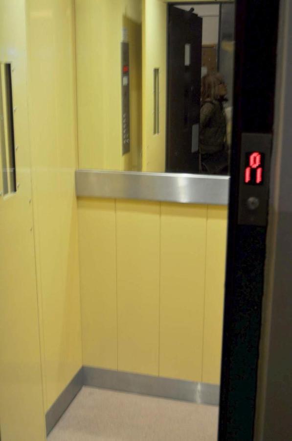 Apartman Old Centre - Rybarska Brana Bratislava Luaran gambar