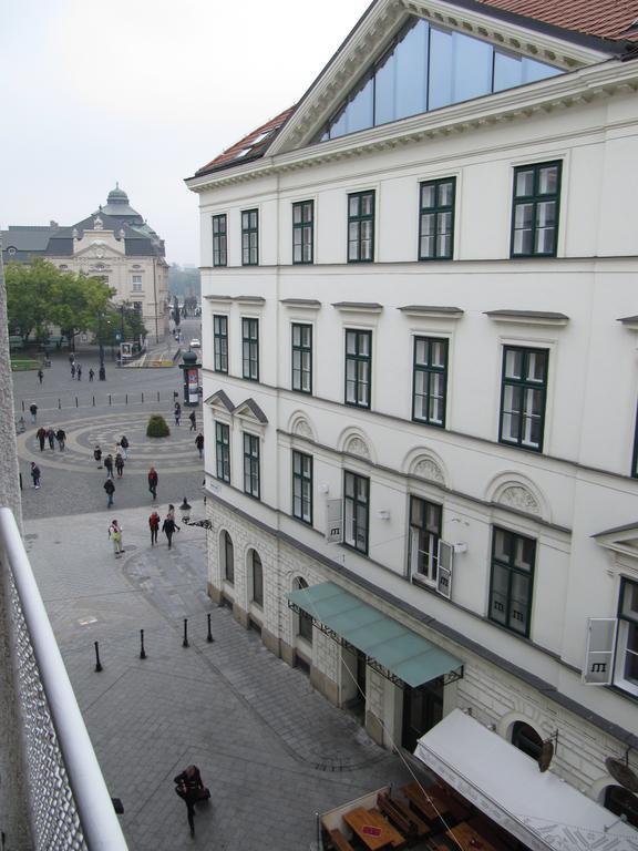 Apartman Old Centre - Rybarska Brana Bratislava Luaran gambar